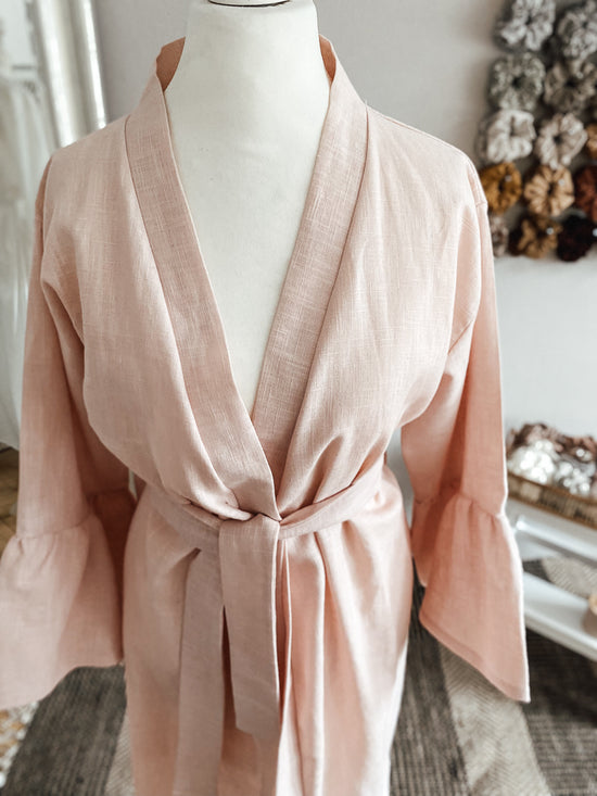 Load image into Gallery viewer, Linen ruffle robe / blush
