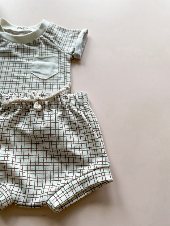 Load image into Gallery viewer, Baby boy shorts / checkers
