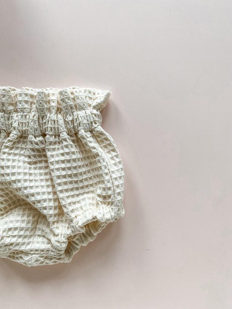 
                      
                        Baby bloomers / waffle - ecru
                      
                    