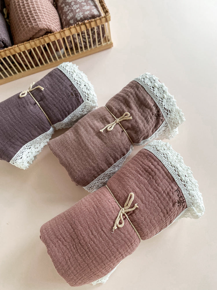 Muslin swaddle blanket / deep lilacs