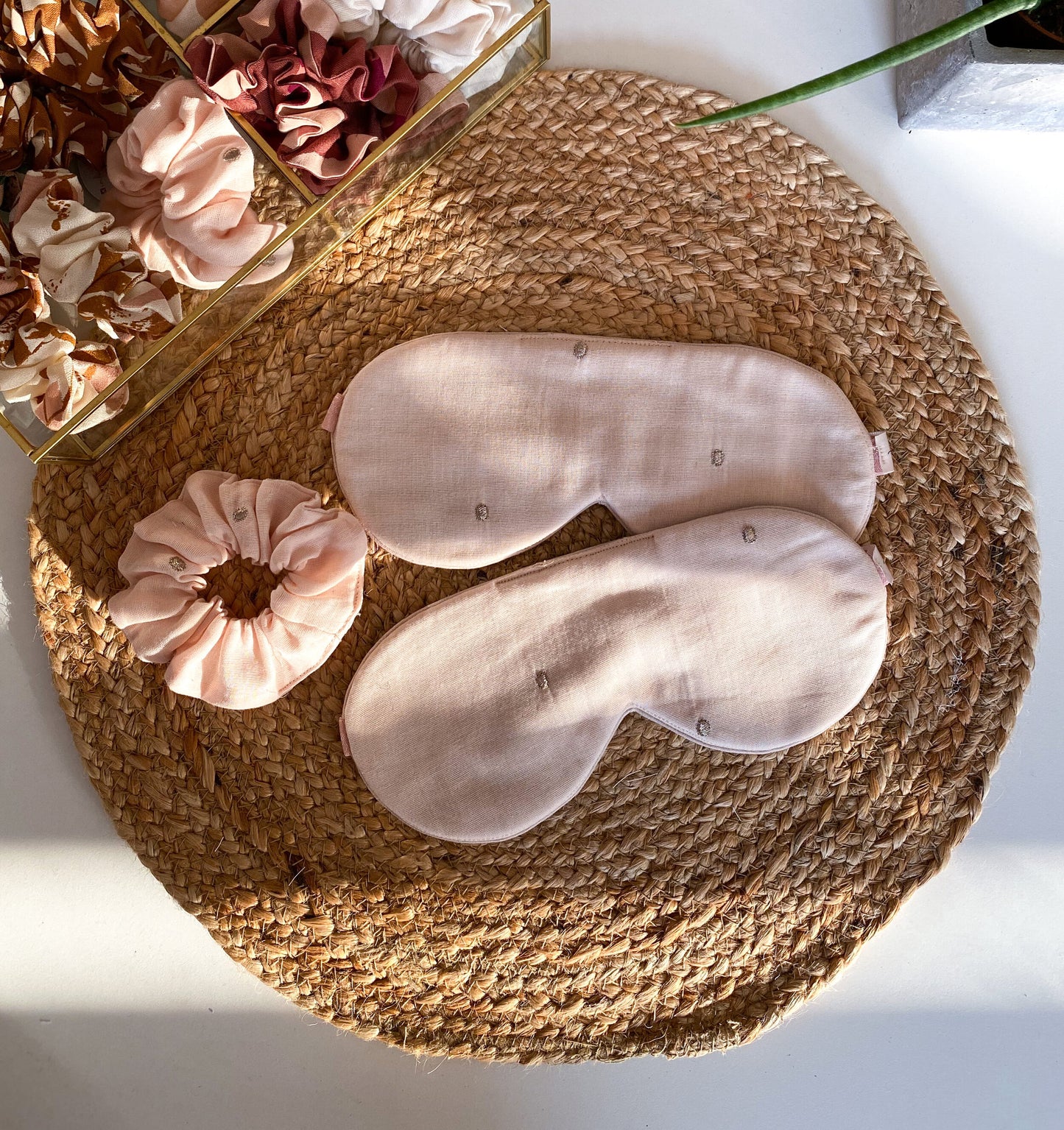 Embroidered muslin sleep mask / blush