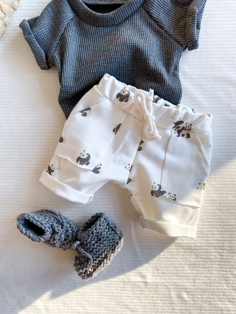 Baby shorts / panda