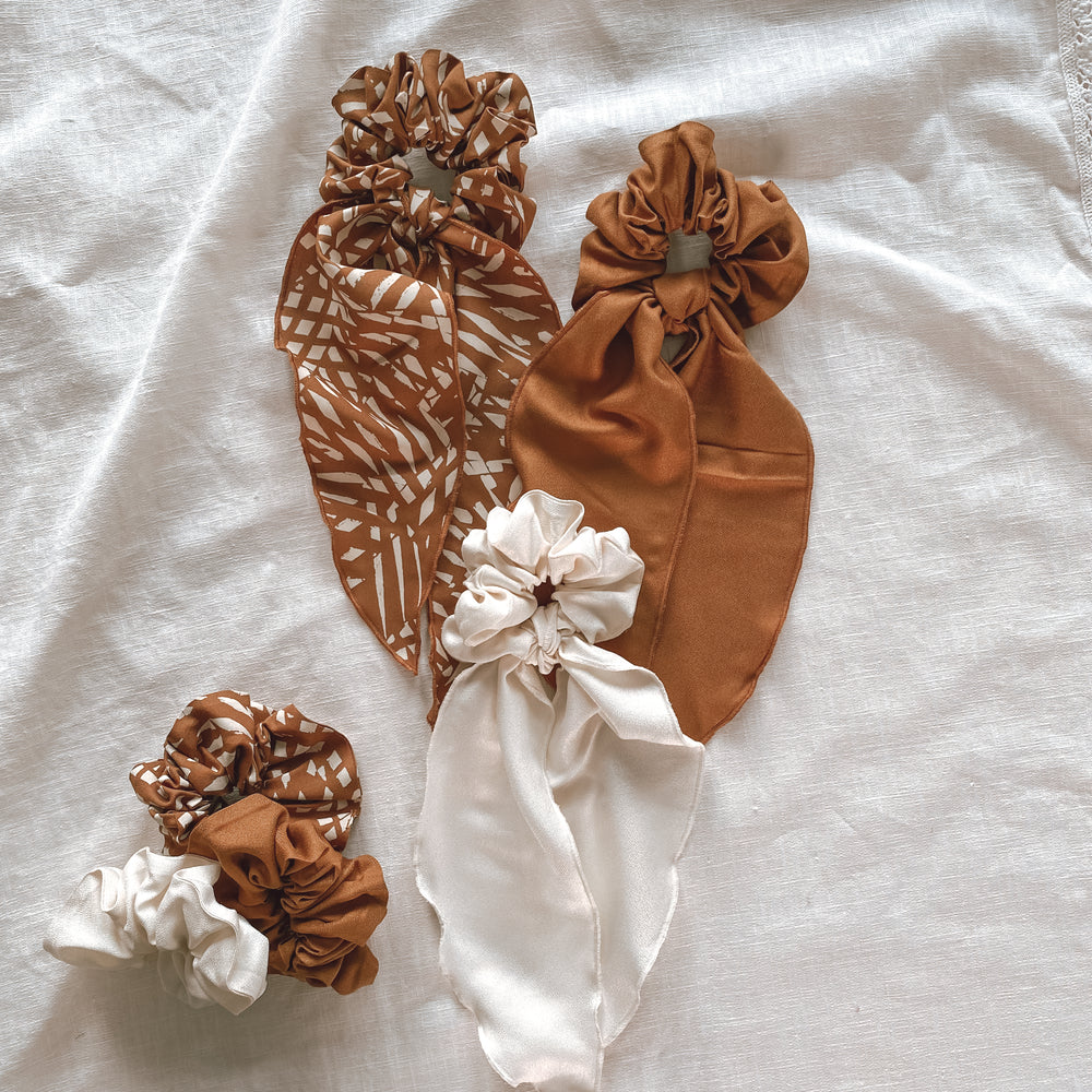 
                      
                        Wide viscose scrunchie + bow
                      
                    