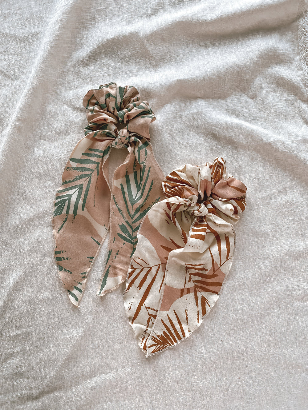 Wide viscose scrunchie + bow