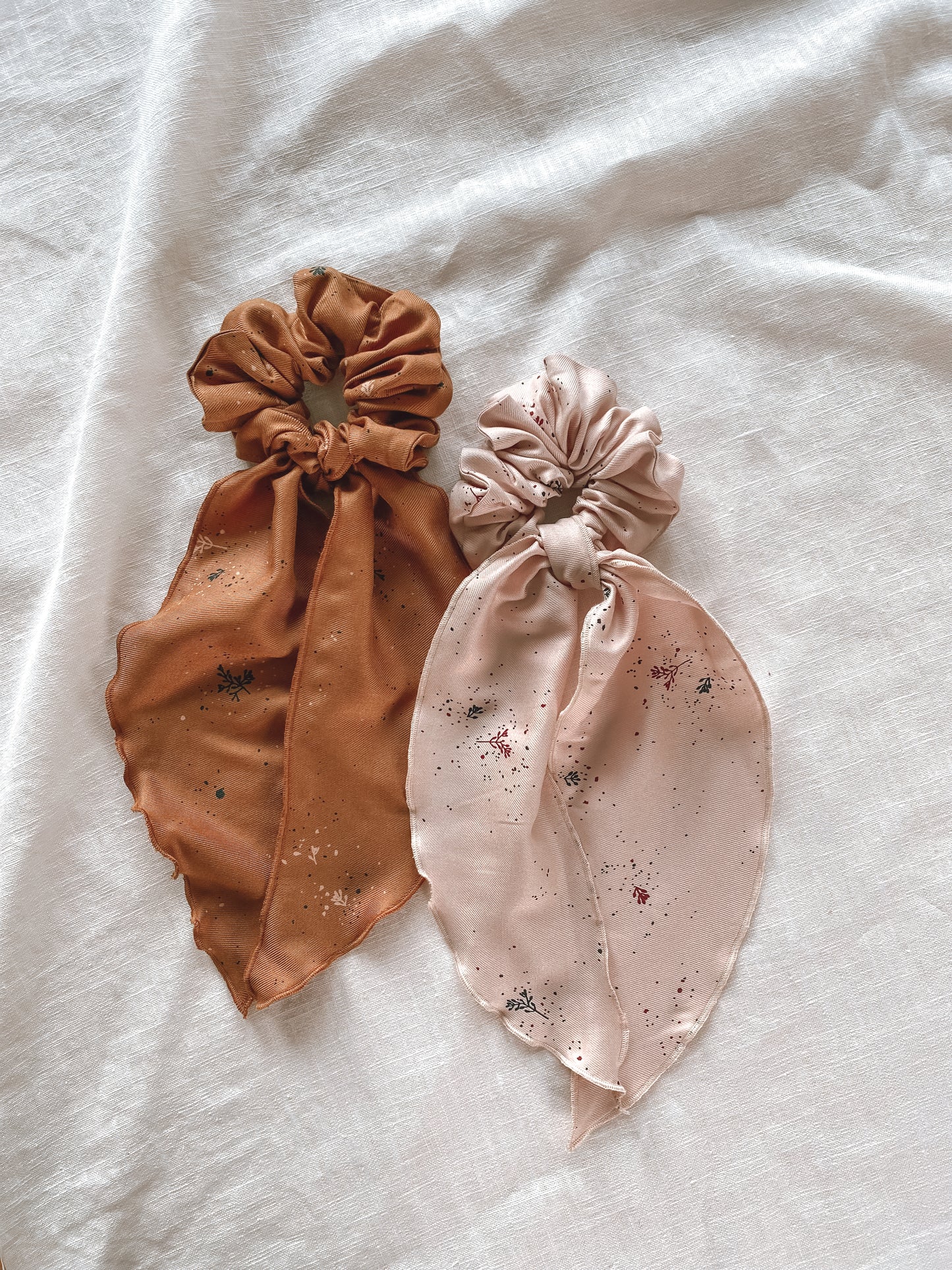 Wide viscose scrunchie + bow