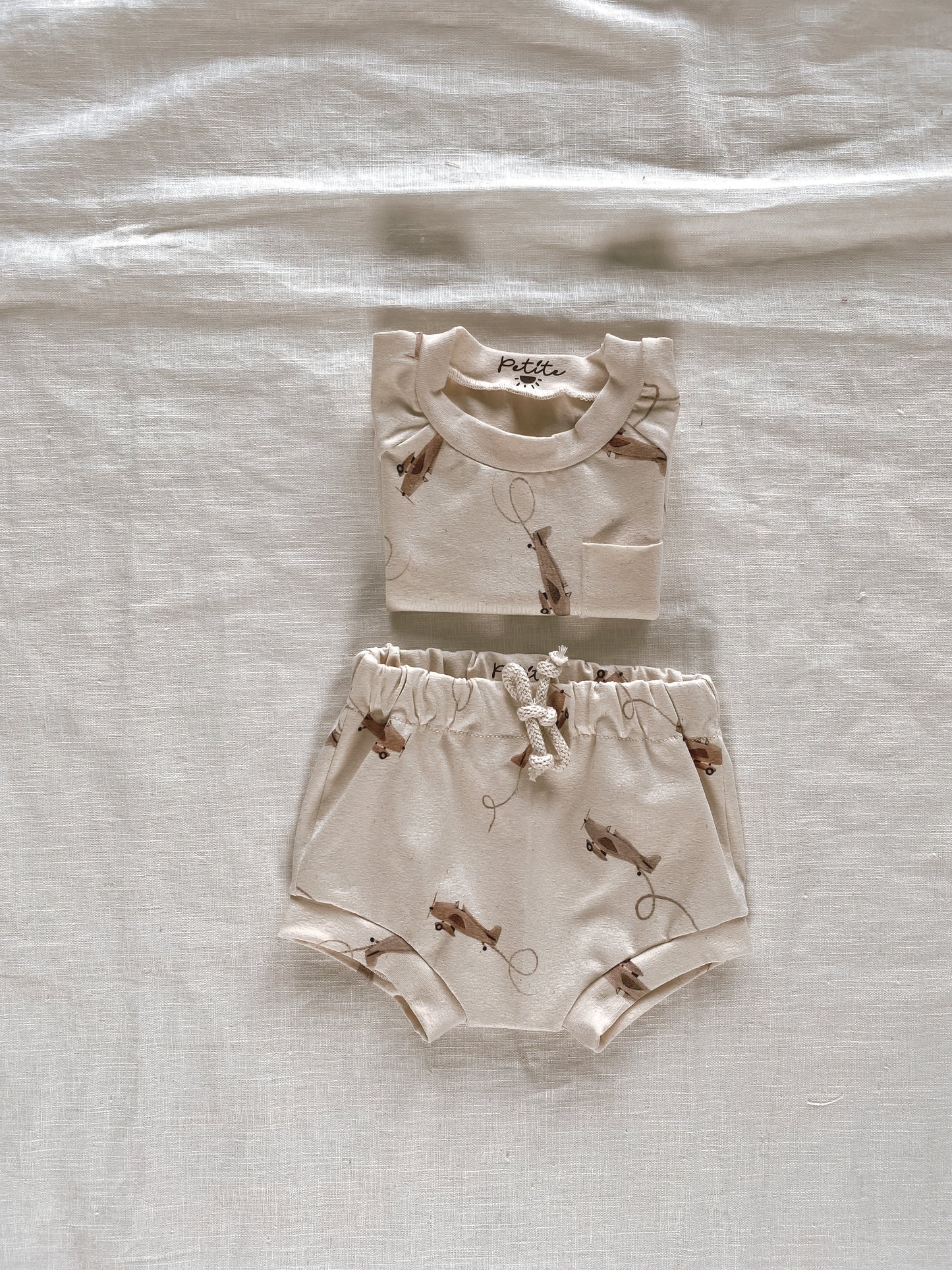 Baby boy shorts / airplanes