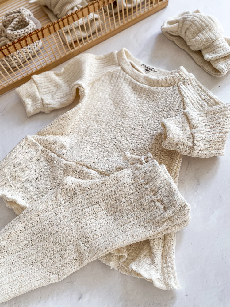 
                      
                        Girls ruffle dress / cotton knit
                      
                    