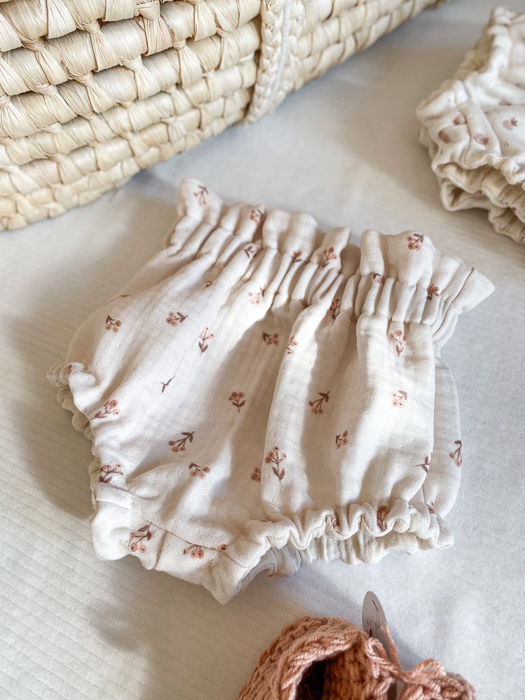 Muslin bloomers / berries