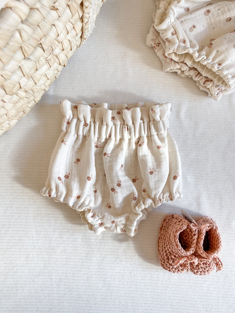 Muslin bloomers / strawberries