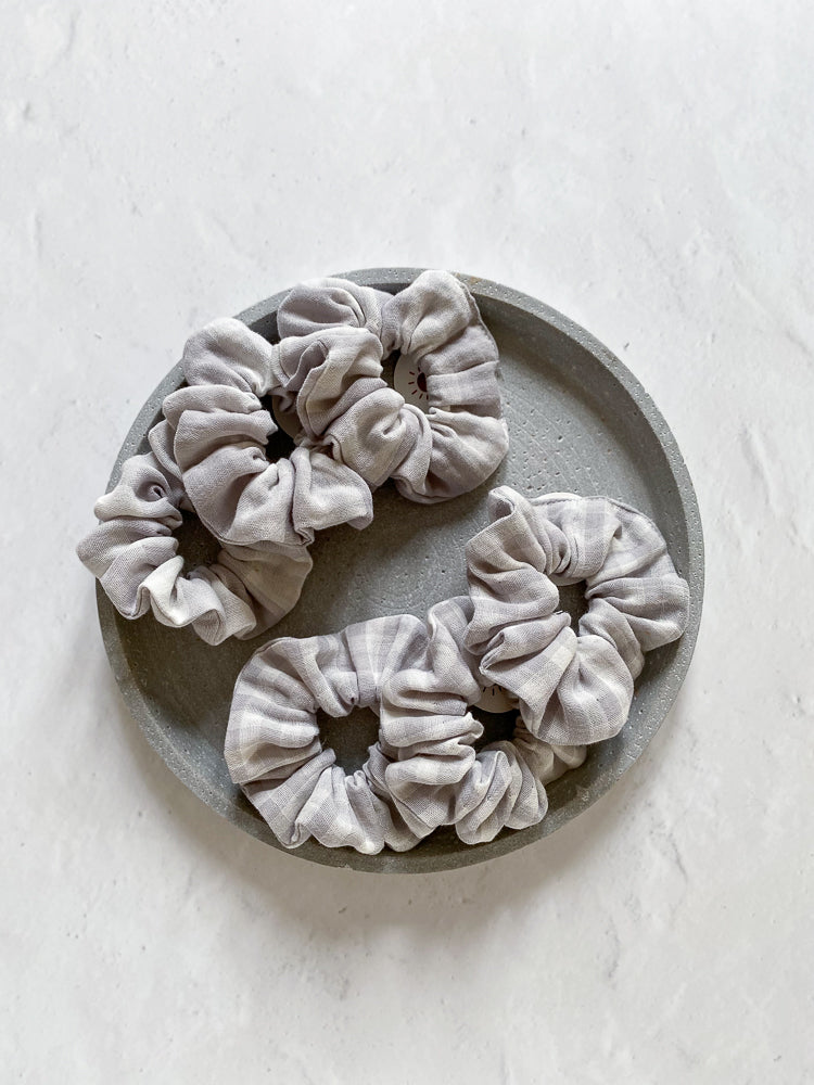 Scrunchie iz muslina / grey checkers