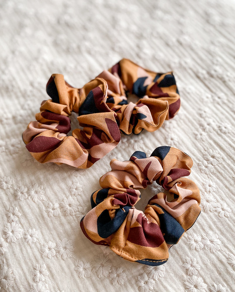 Viscose scrunchie / Seraphine tan