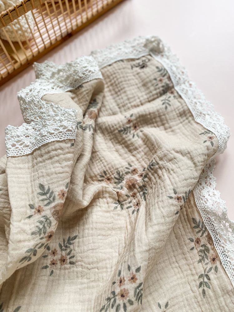 Load image into Gallery viewer, Muslin swaddle / delicate vintage floral
