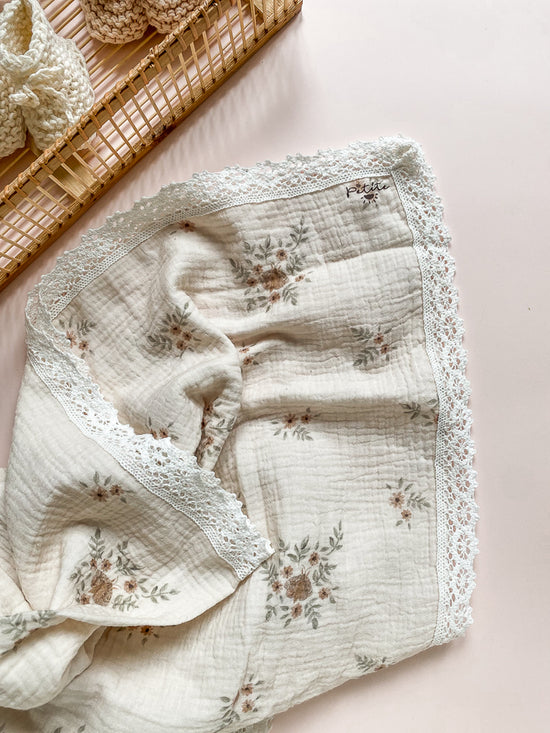 Load image into Gallery viewer, Muslin swaddle / delicate vintage floral
