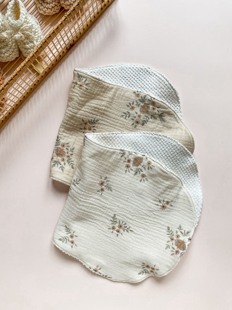 Burp cloth / delicate vintage floral