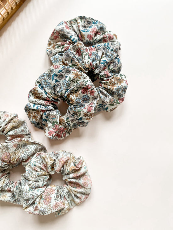 Cotton Scrunchie / floral