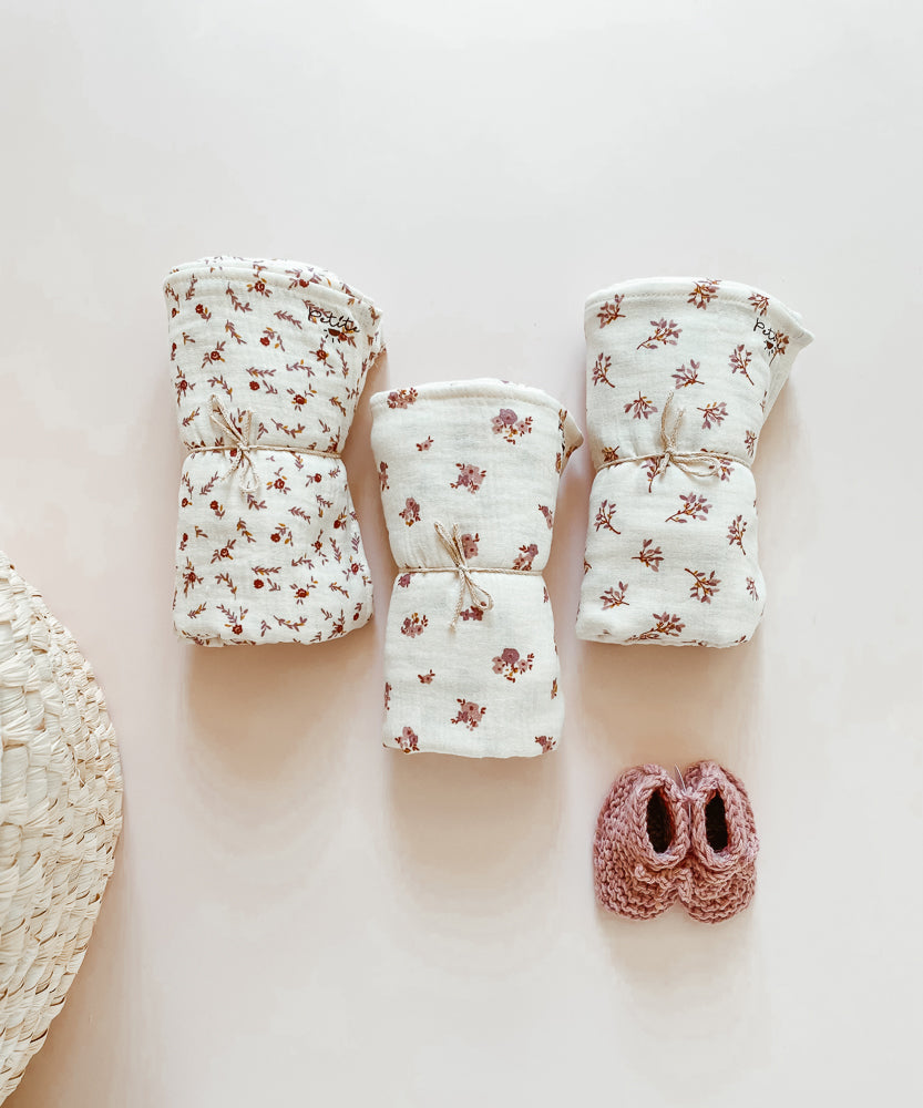 Muslin swaddle / vintage rose flowers