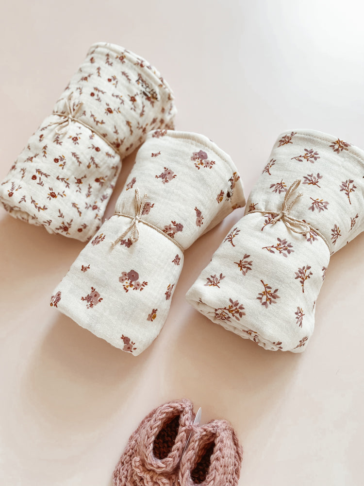 Muslin swaddle / vintage rose flowers