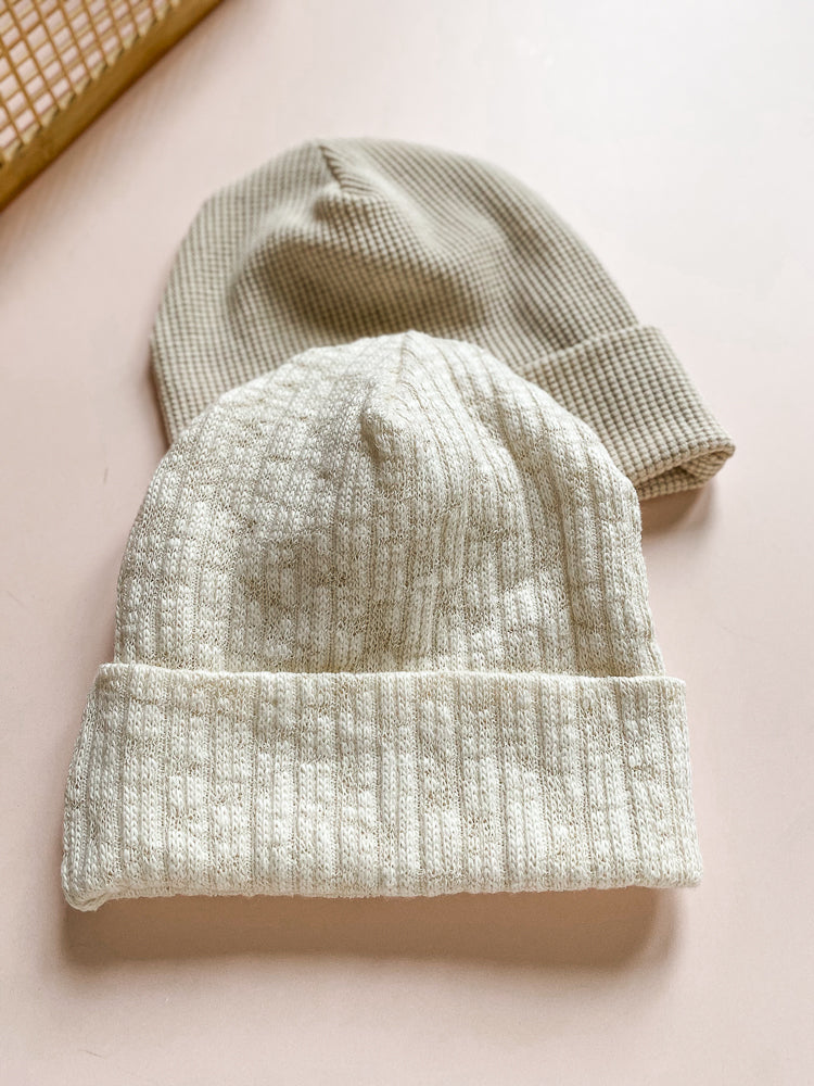 
                      
                        Beanie / natural
                      
                    