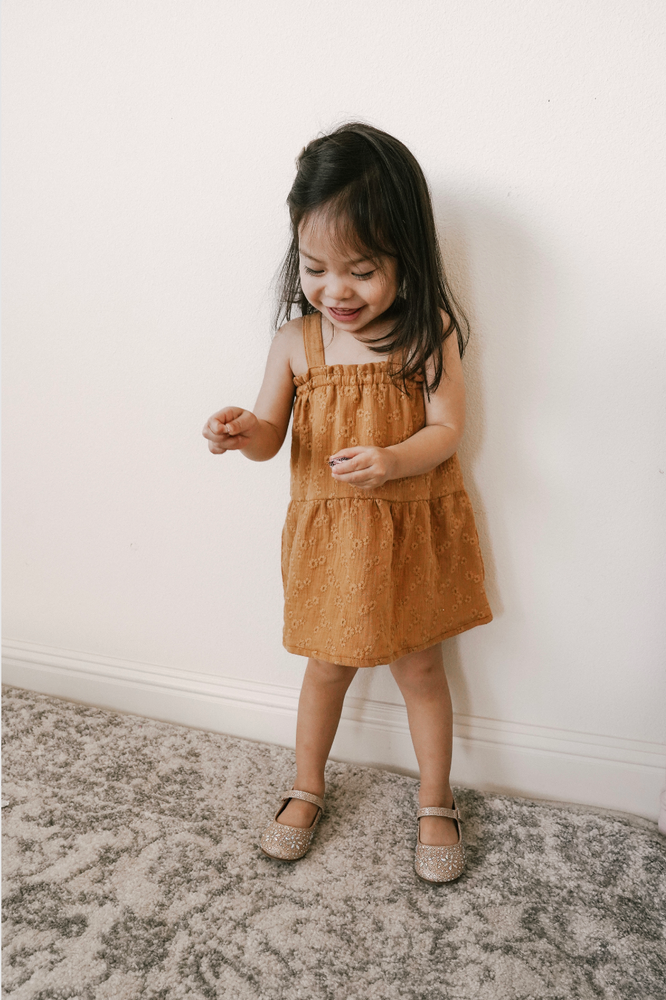 
                      
                        Baby dress / embroidered muslin - caramel
                      
                    