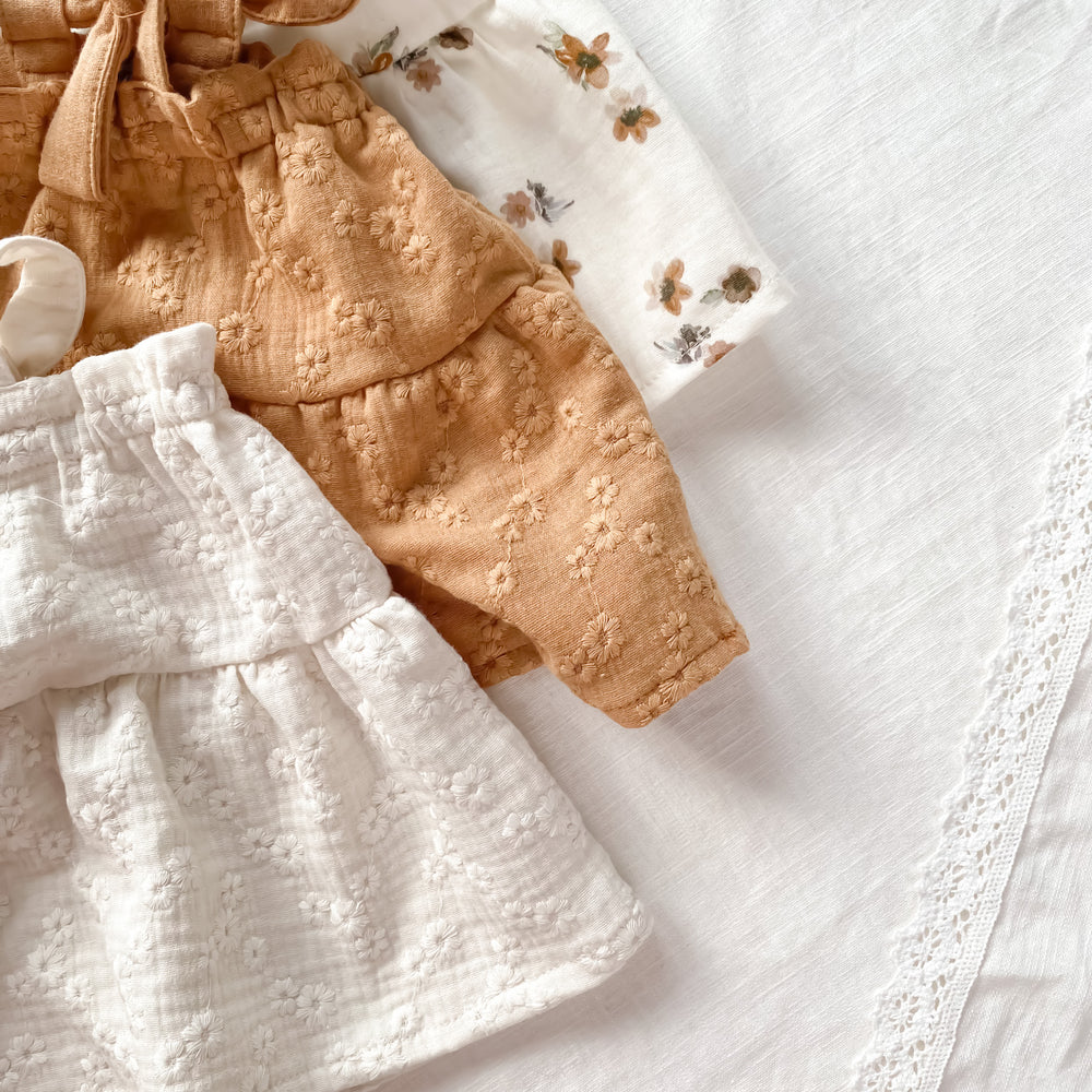 
                      
                        Baby dress / embroidered muslin - caramel
                      
                    