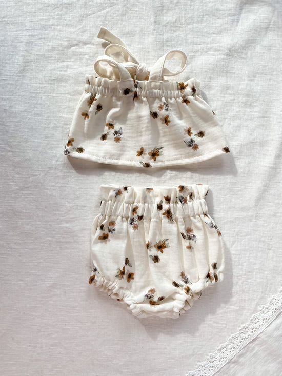 Load image into Gallery viewer, Bloomers / floral muslin - cream
