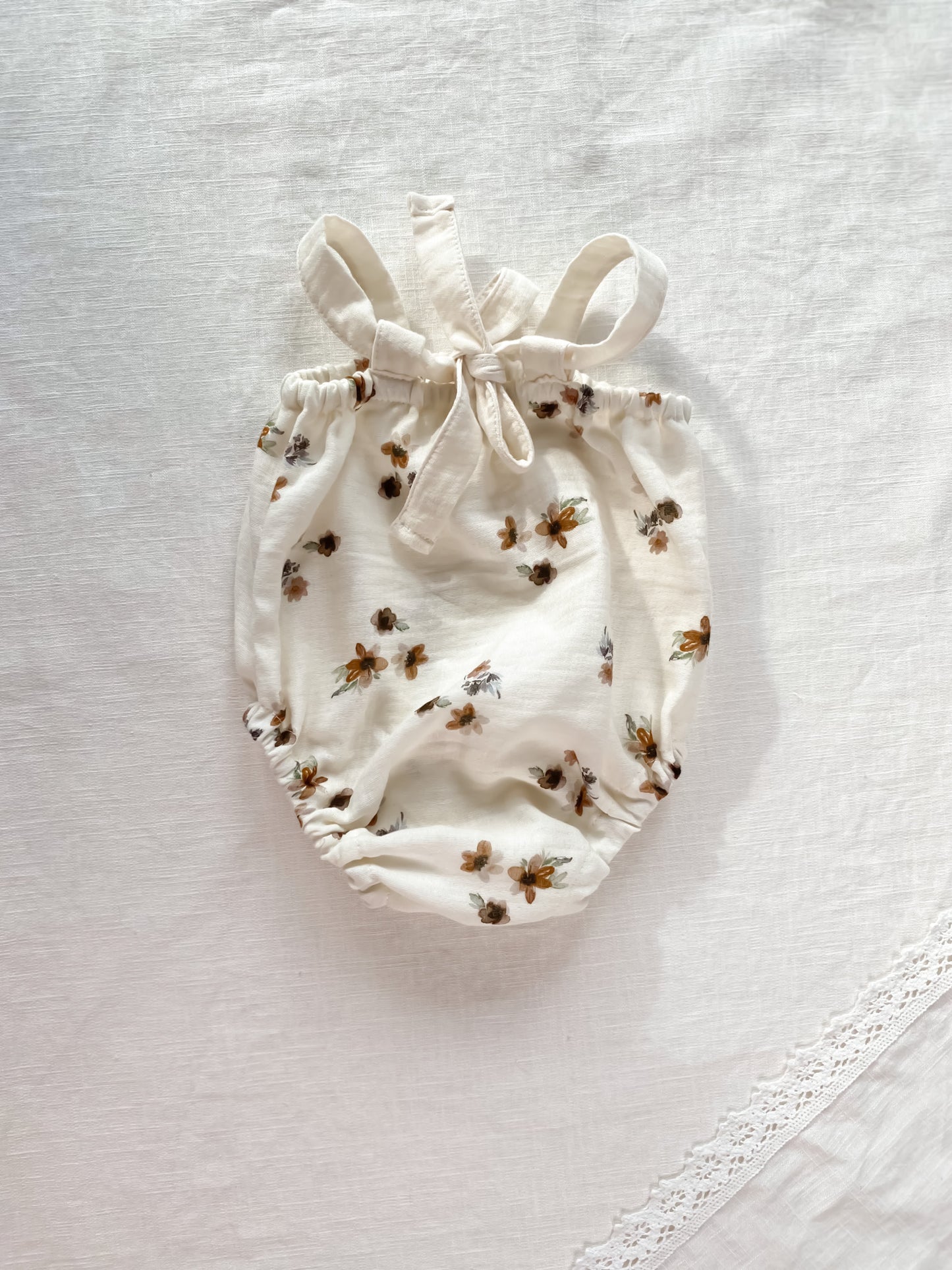 Baby romper / floral muslin - cream