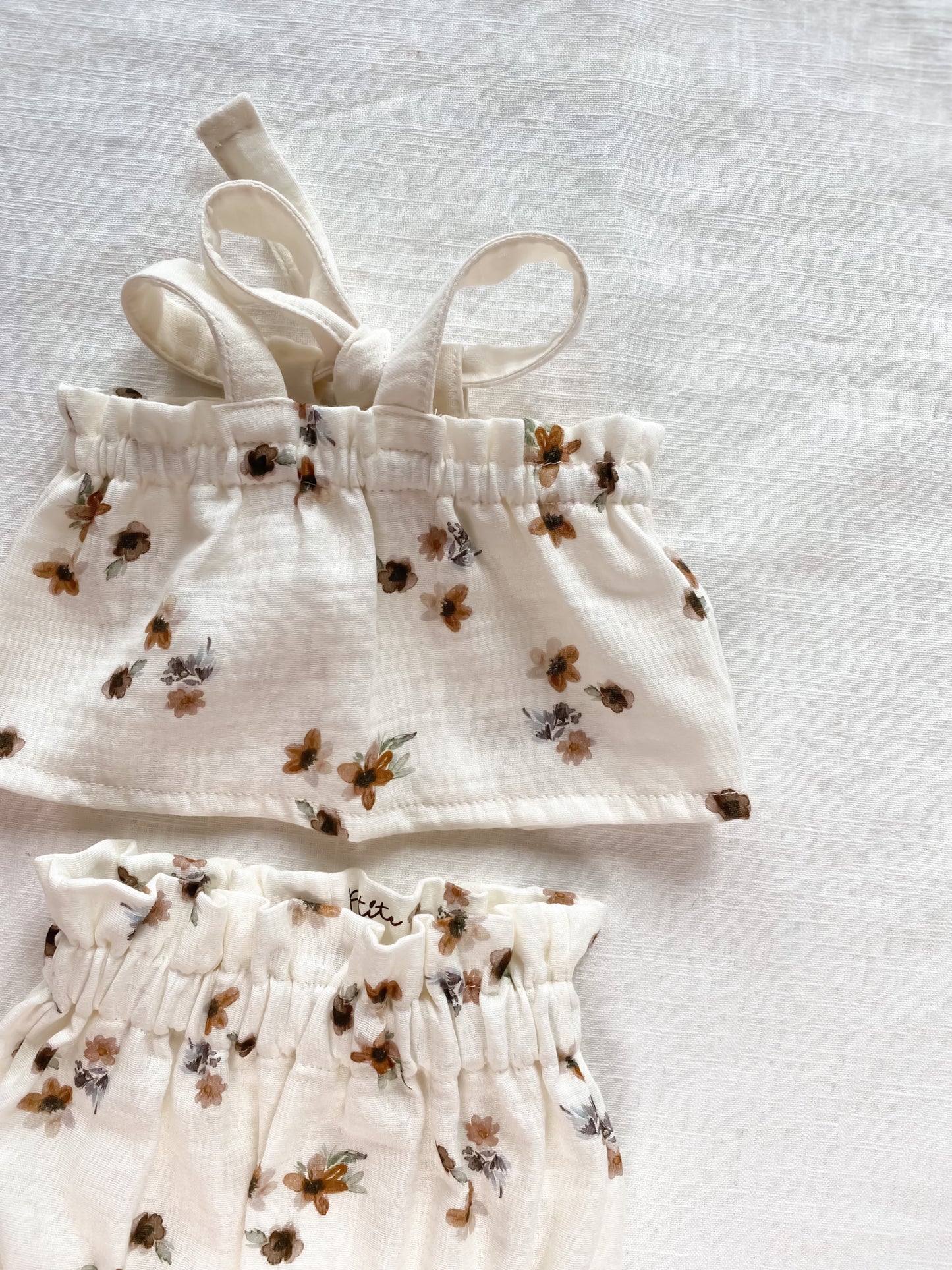 Baby girl top / floral muslin - cream