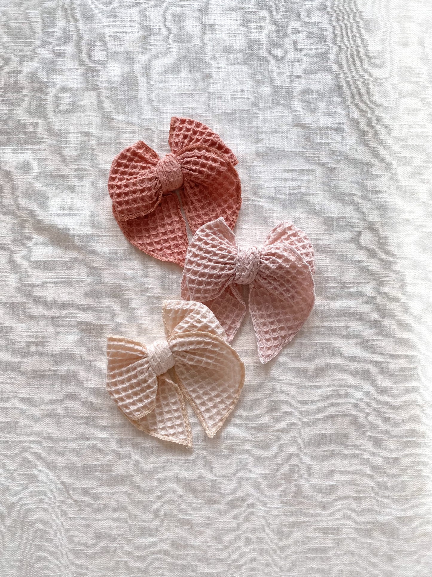 Bow hair clip / waffle