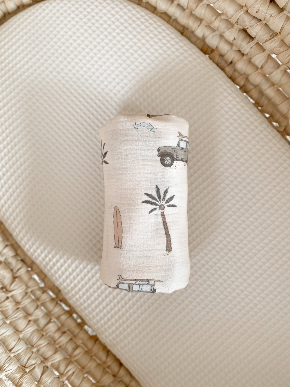 Baby swaddle / cars + palm trees