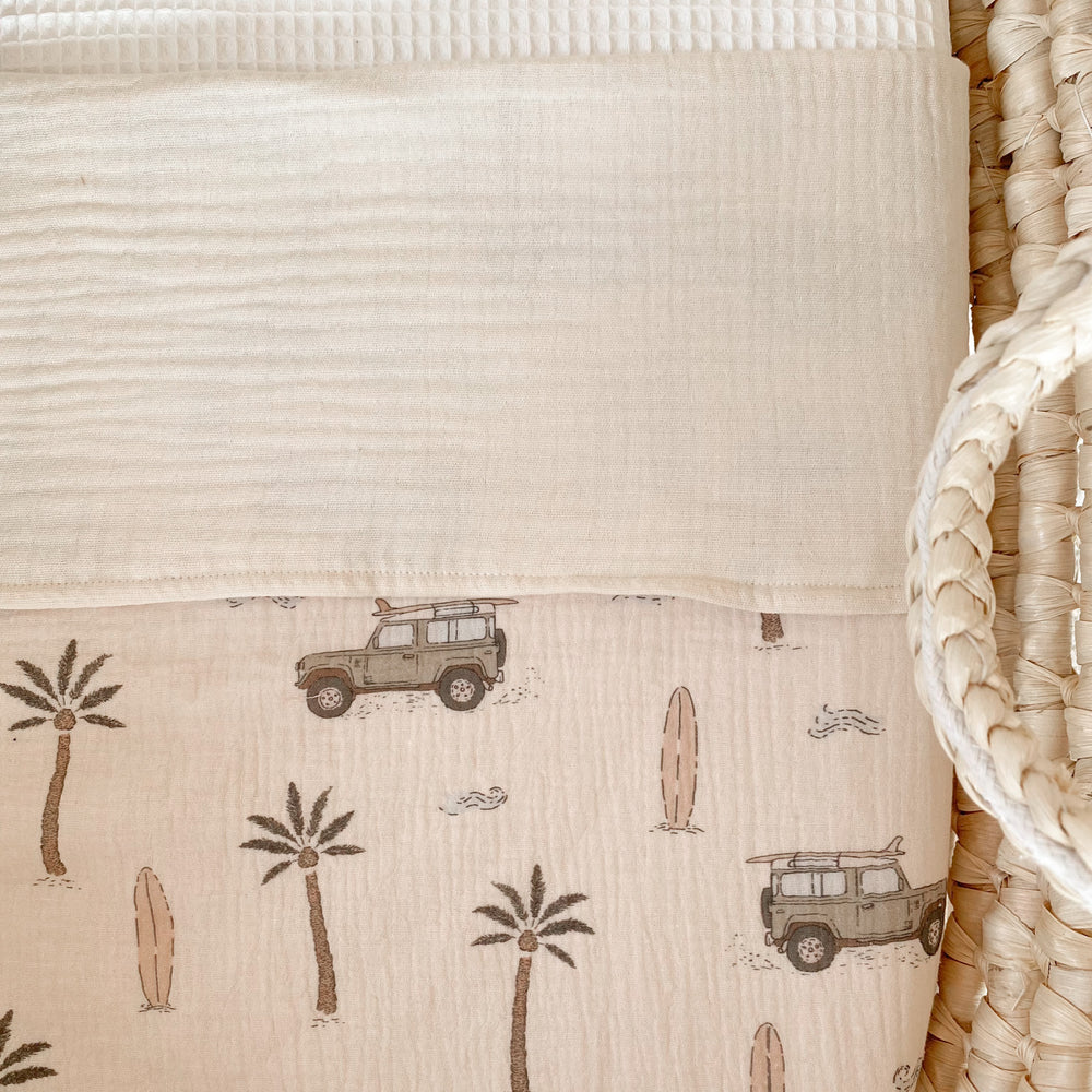 
                      
                        Odejica iz muslina /cars + palms
                      
                    