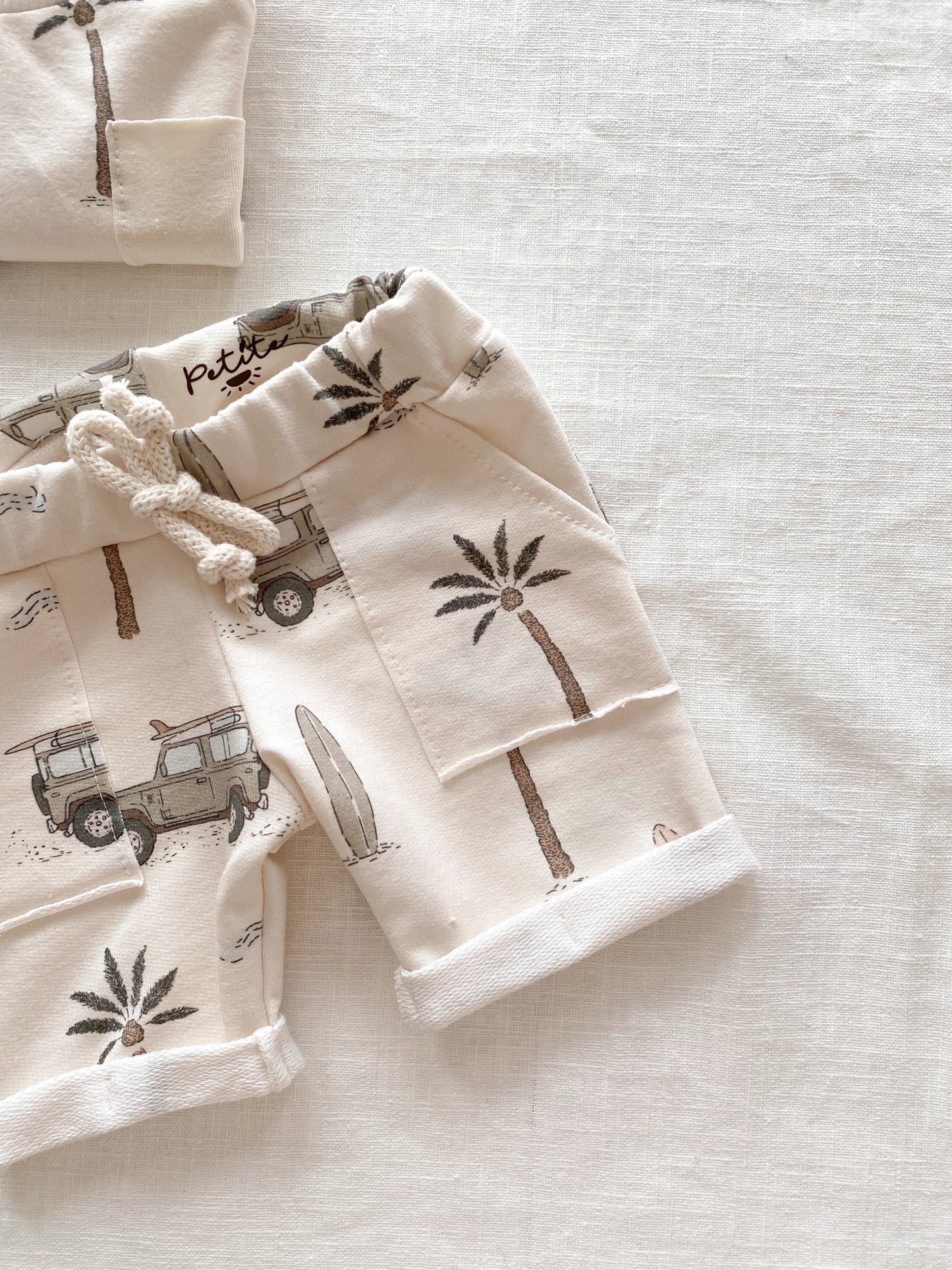 Baby boy shorts / cars & palm trees