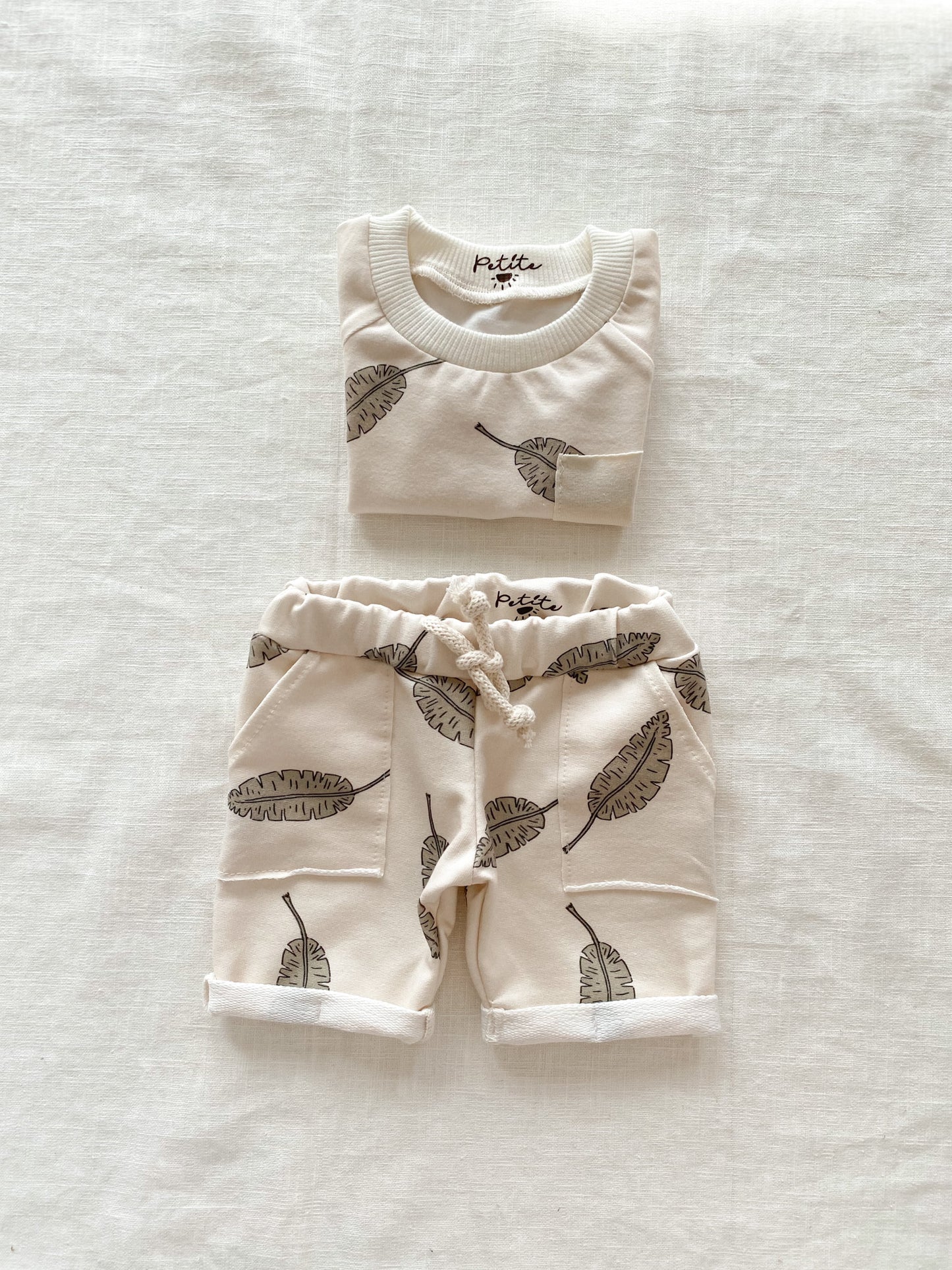Baby boy shorts/ leaves
