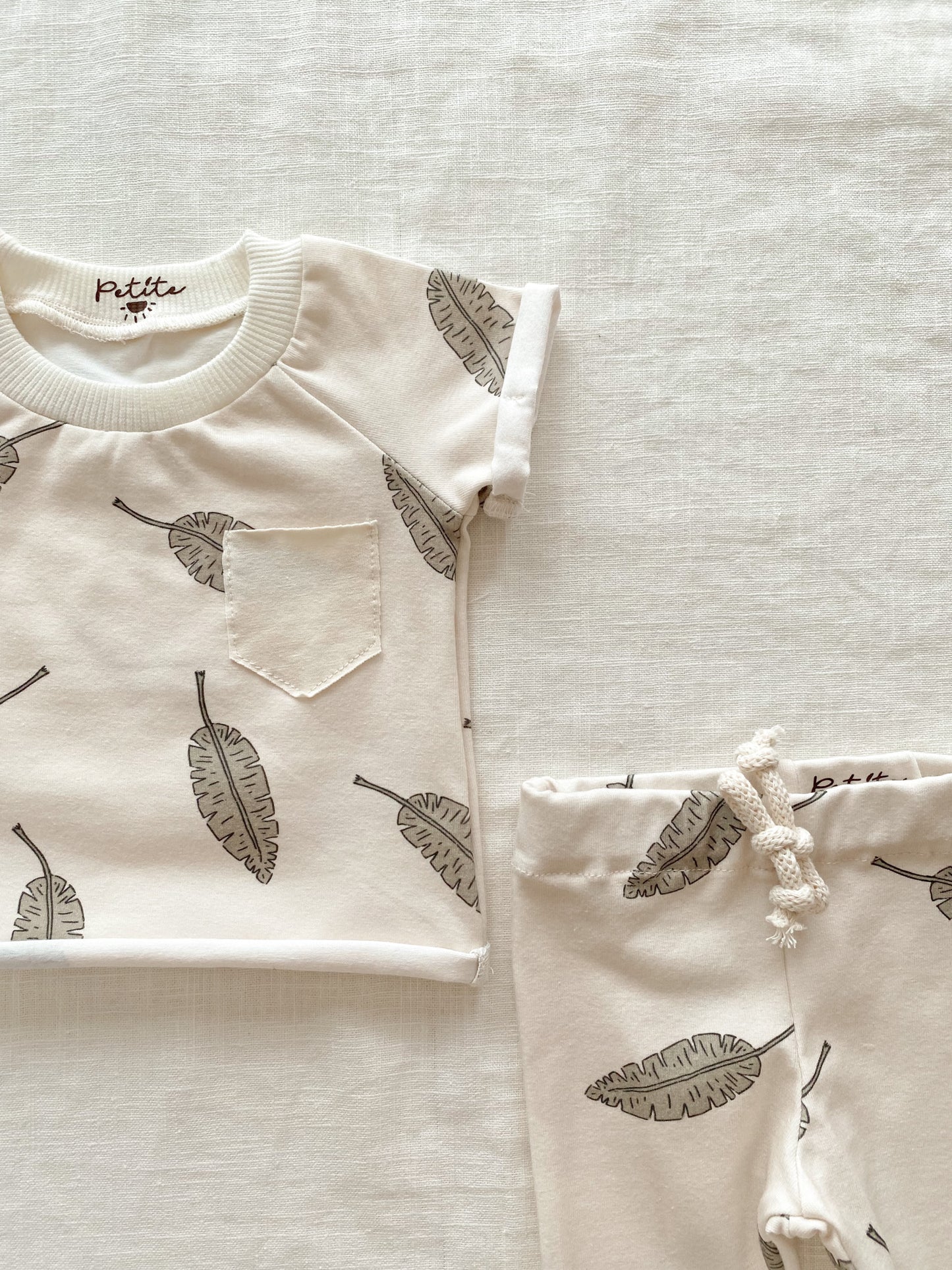 Baby jersey t-shirt / leaves