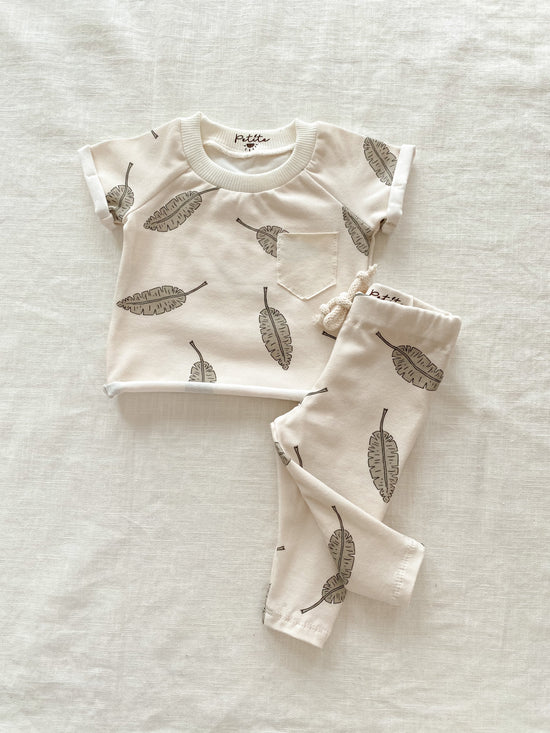 Load image into Gallery viewer, Baby leggings / leaves
