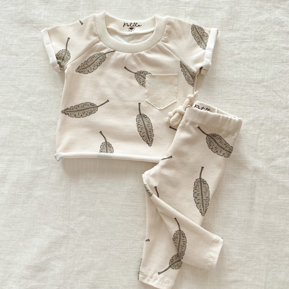 
                      
                        Baby jersey t-shirt / leaves
                      
                    
