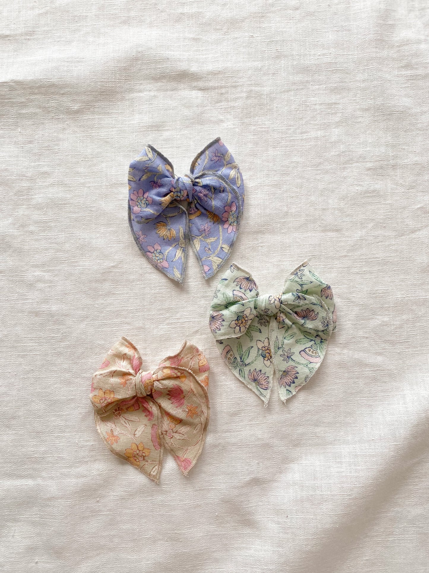 Bow hair clip / floral linen