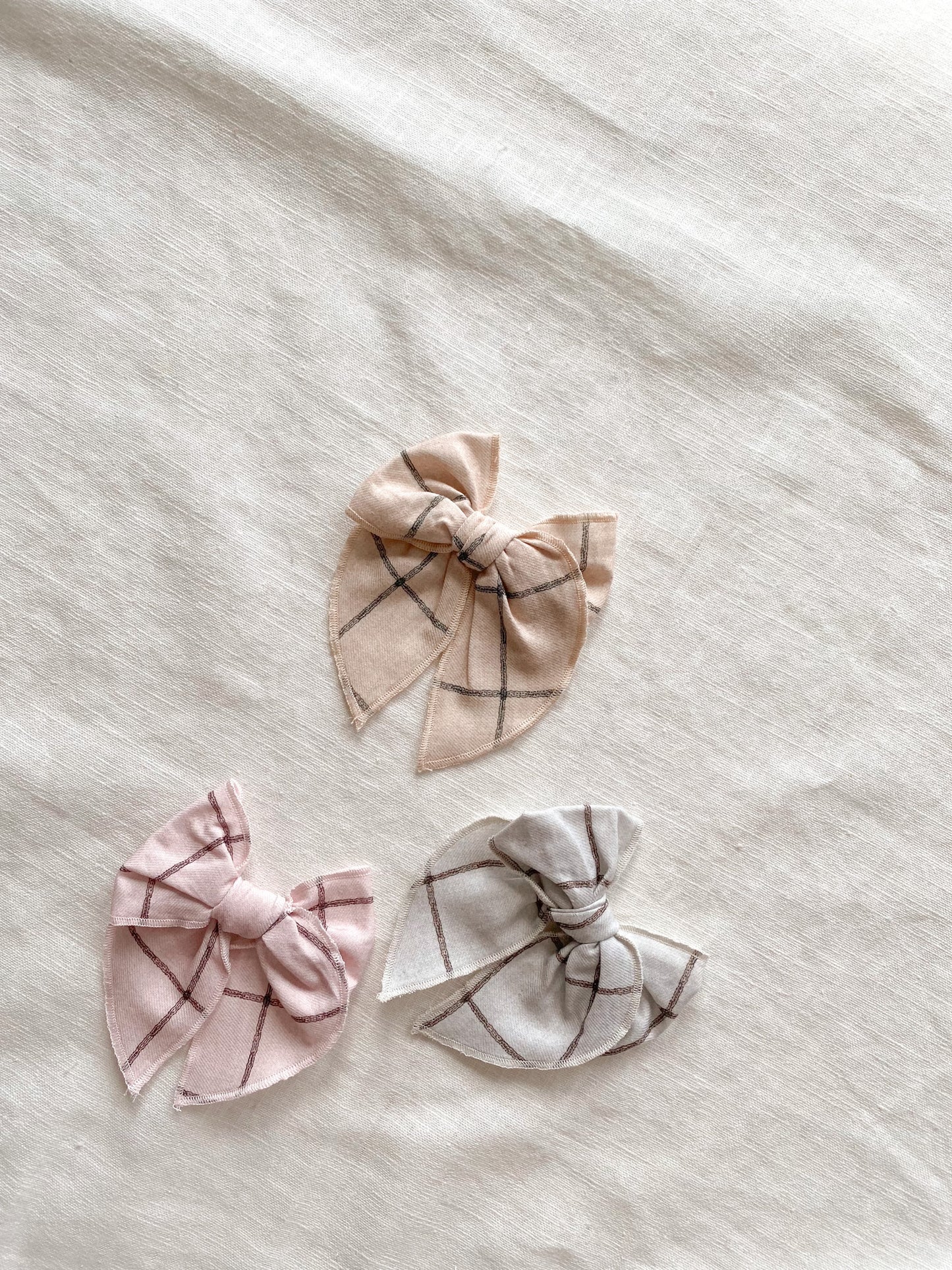 Bow hair clip / pastel plaid