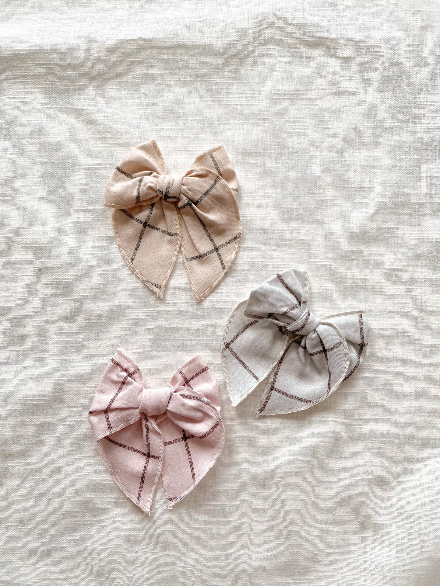 Bow hair clip / pastel plaid