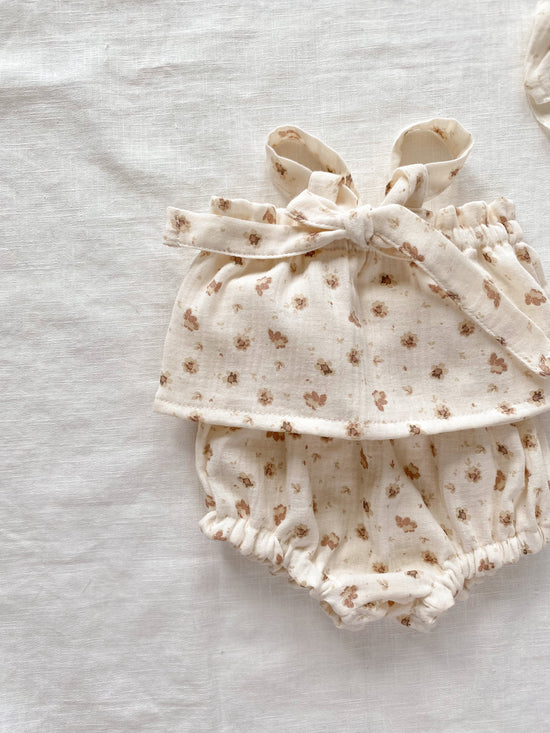 Baby girl top / floral cream