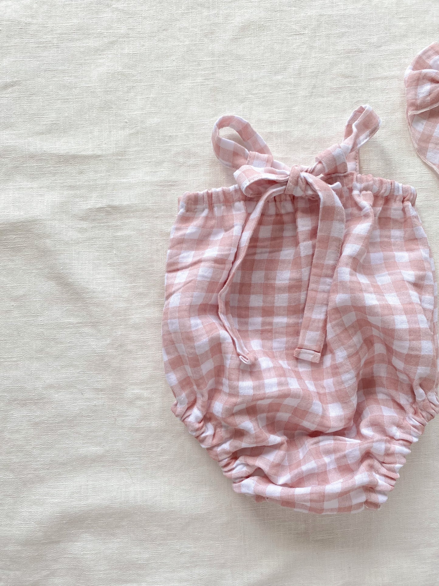 Load image into Gallery viewer, Gingham muslin romper / pink
