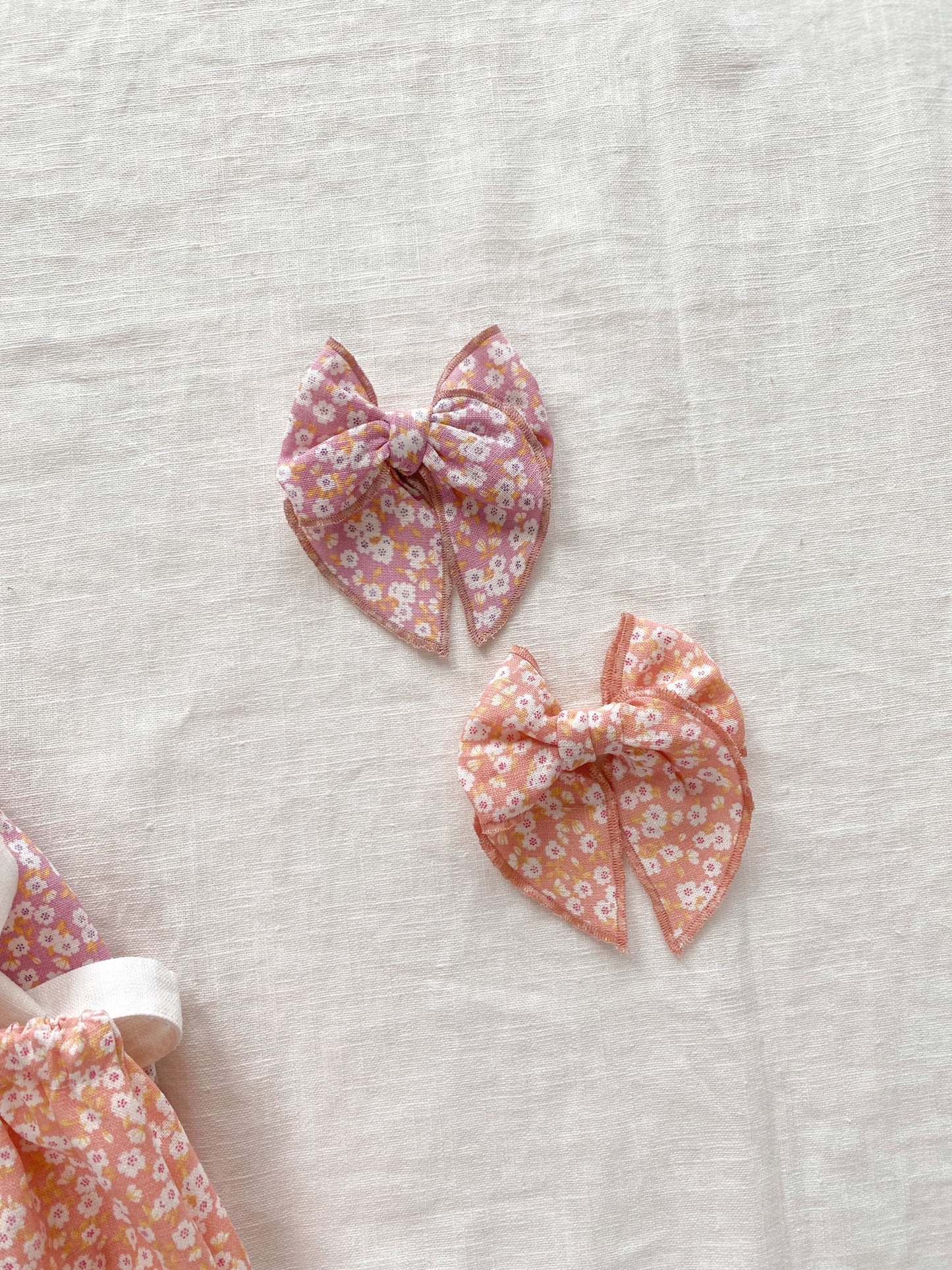 Bow hair clip / floral linen