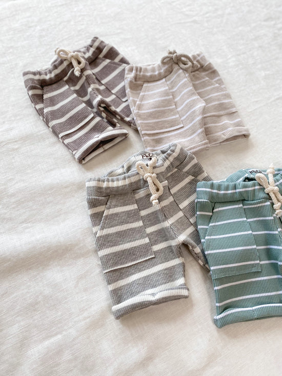 Load image into Gallery viewer, Baby boy shorts - stripes
