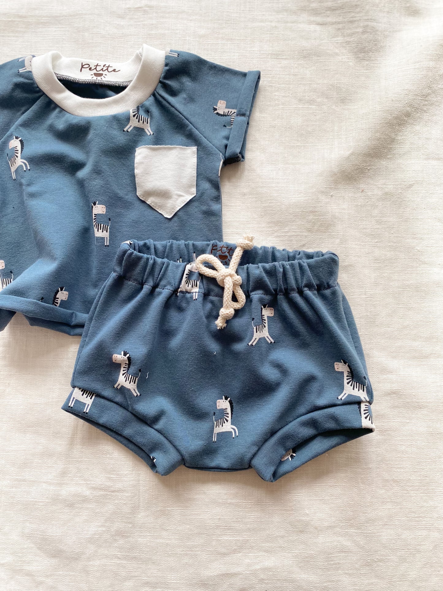 Baby boy shorts / zebra