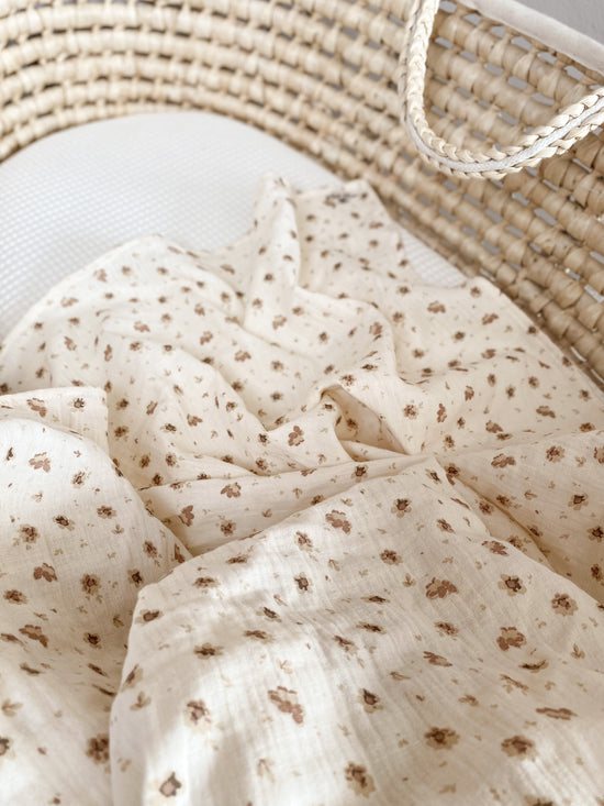 Baby swaddle / floral - cream