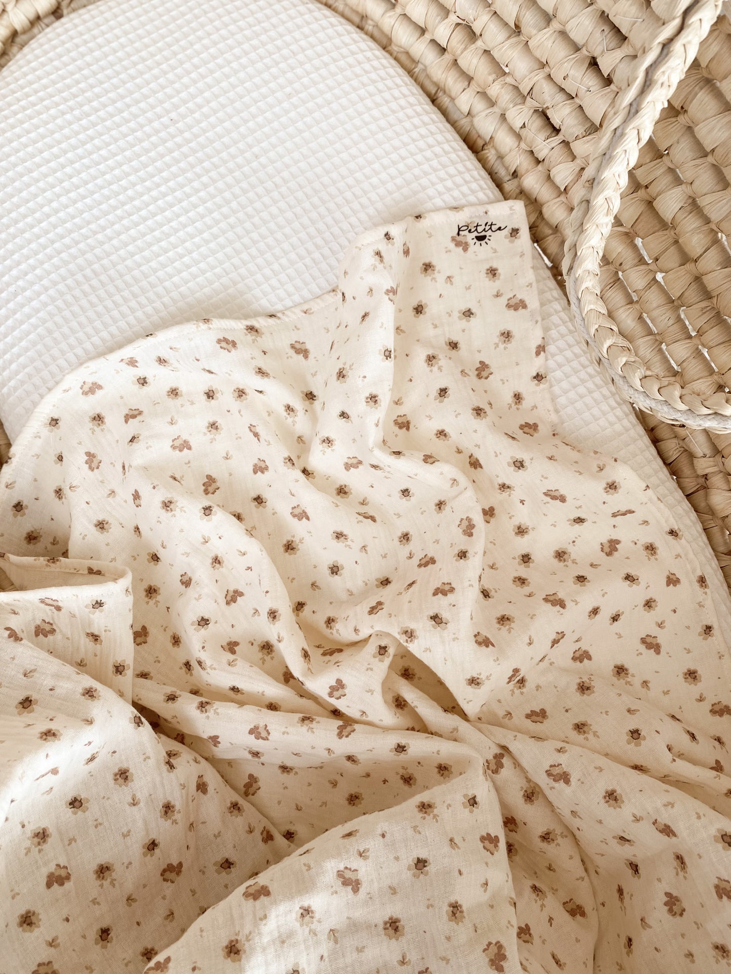 Baby swaddle / floral - cream