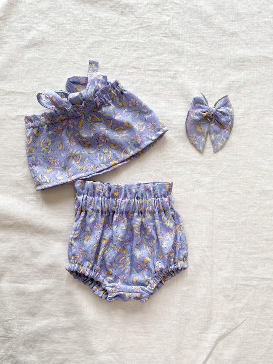 Load image into Gallery viewer, Baby girl top / linen blue
