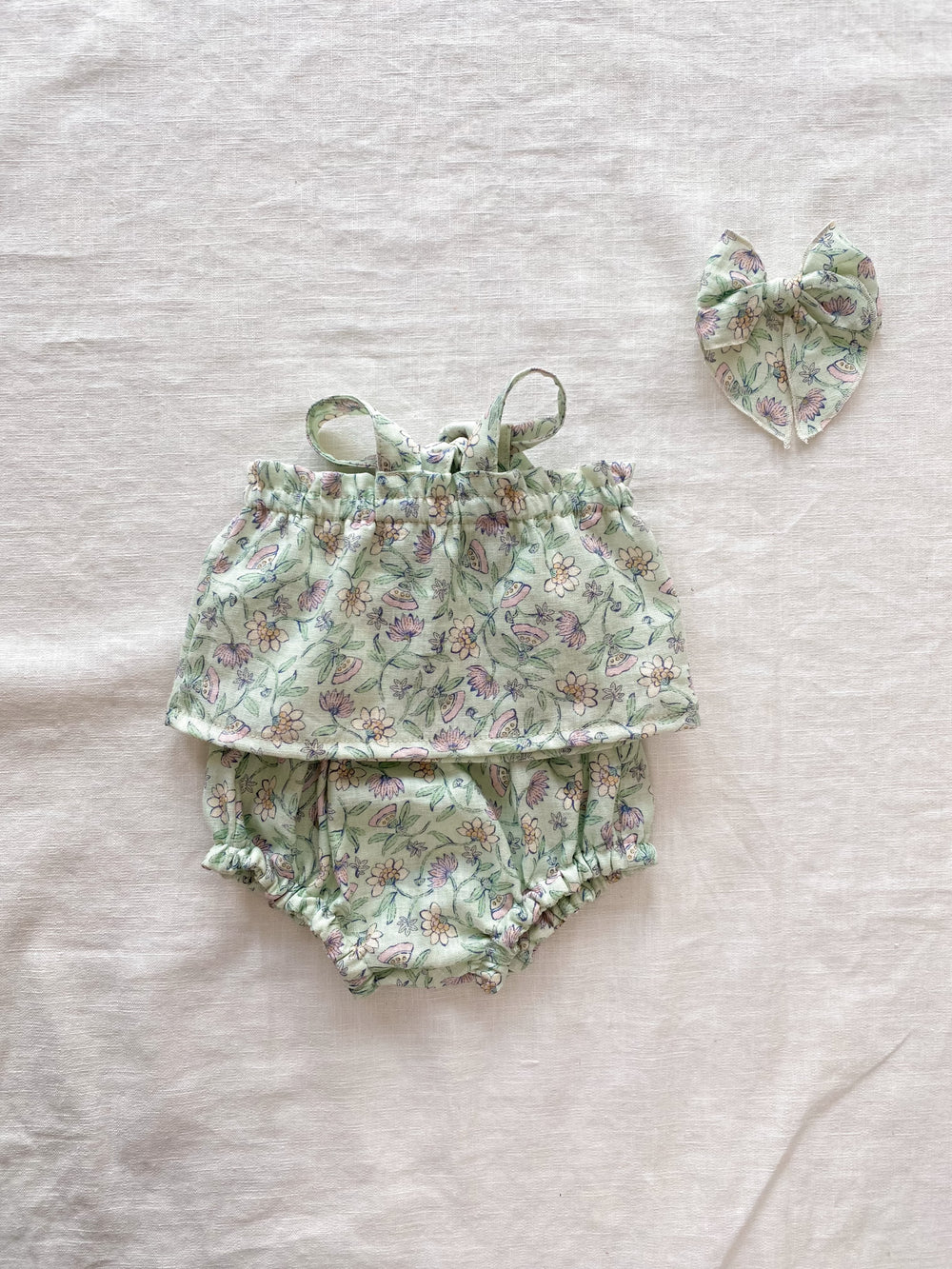 Baby girl top / linen mint