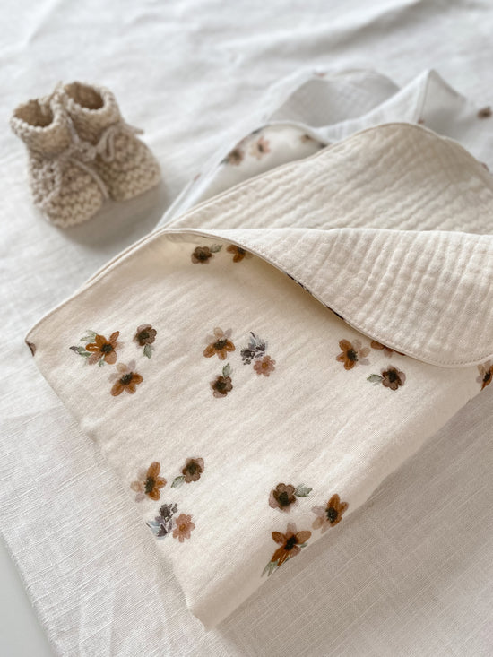 Muslin blanket / vintage floral